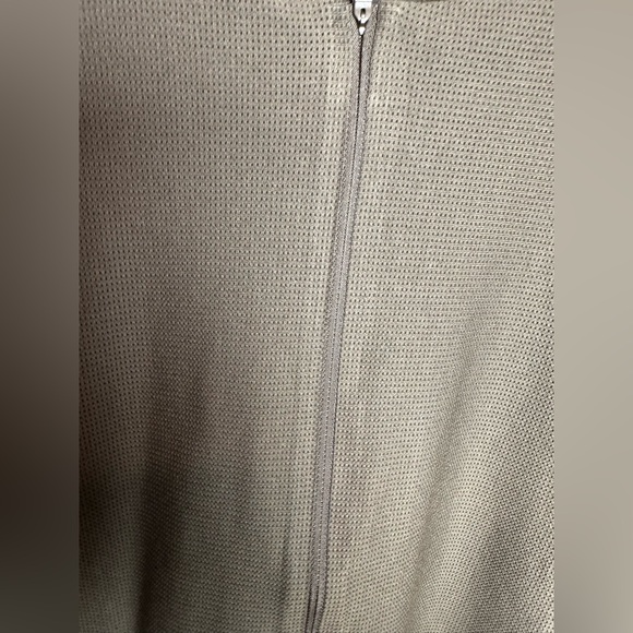 lululemon athletica Men's Dark Green Half-Zip Jacket with sheer detail - Picture 3 of 10